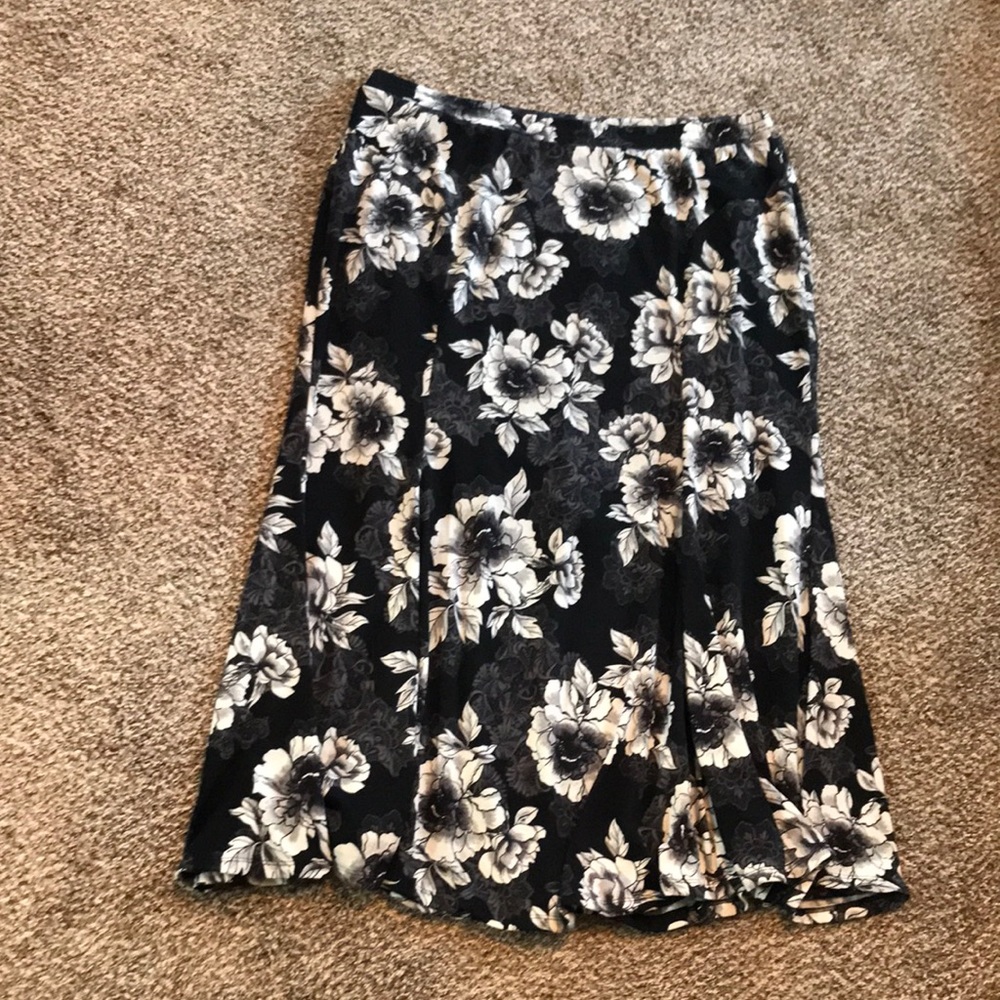 Women long skirt, could double as a strapless dress